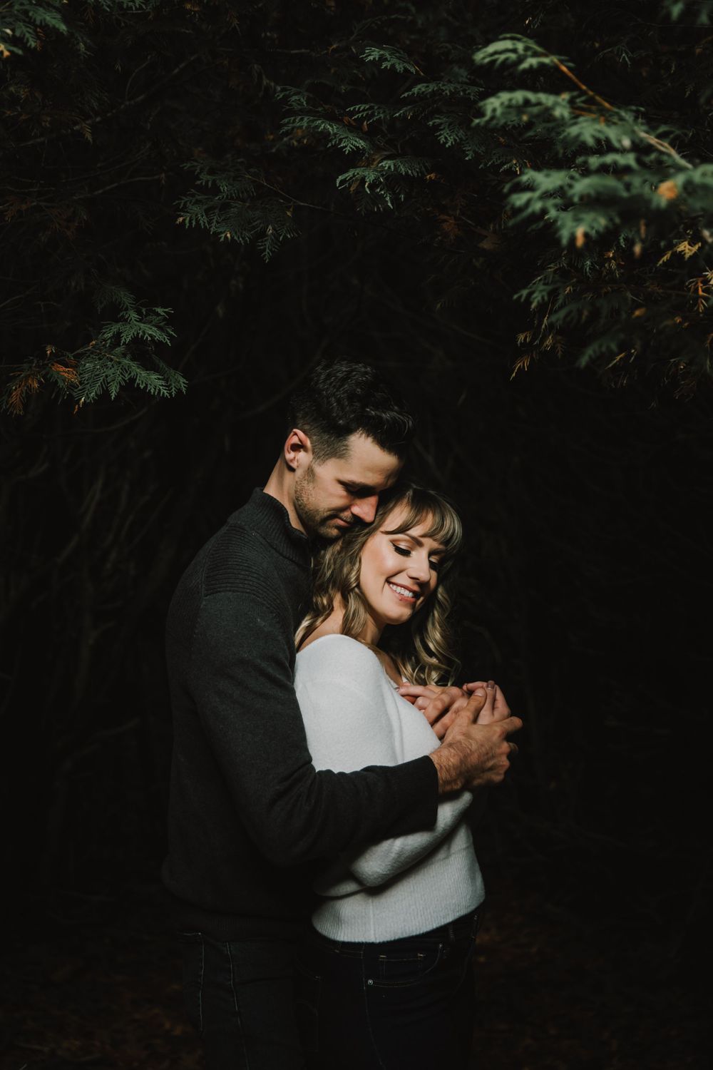 Fall engagement photos at Fanshawe Conservation Area London Ontario by photographer Shawn Van Daele