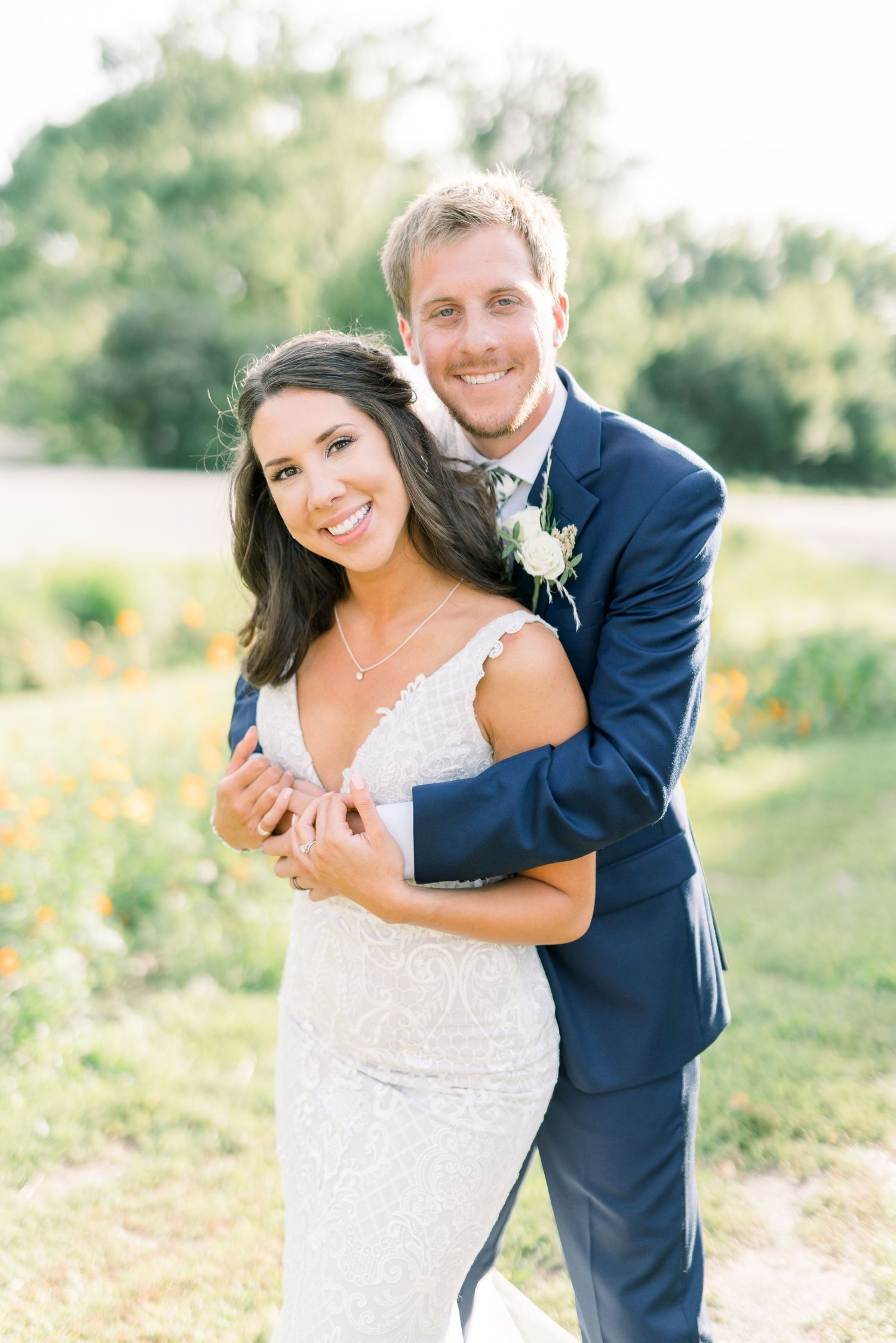 Light and airy Des Moines wedding at Winery in Iowa