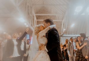 exit photo for wedding in los angeles