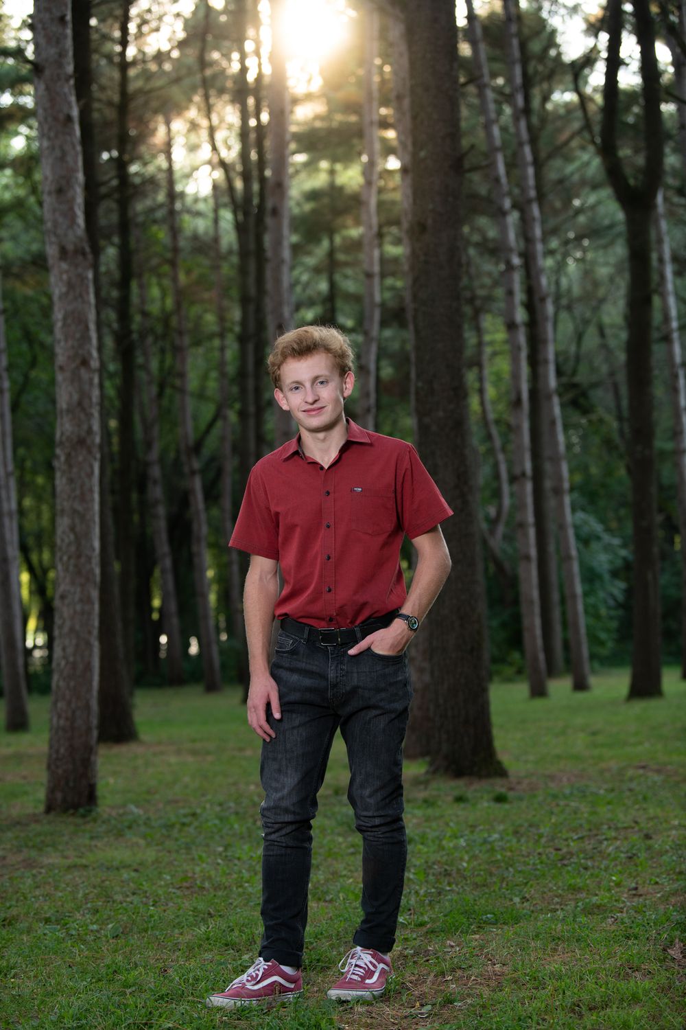 sun flare, senior photos, Hok Si La, vans, red shirt, pine trees
