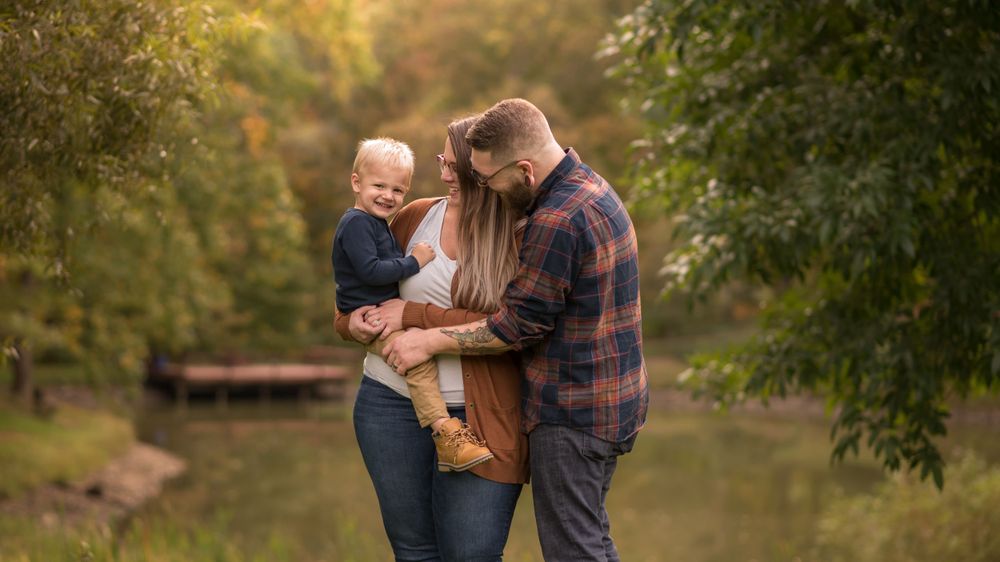 Morgantown, WV Family Portrait by Laura Priestley Photography