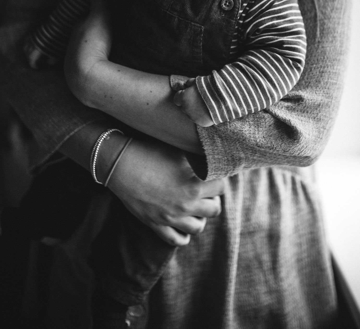 Mothering Sessions by Kellie Scott Photography. Motherhood photography. Mummy and Me Photos. Natural family photos.