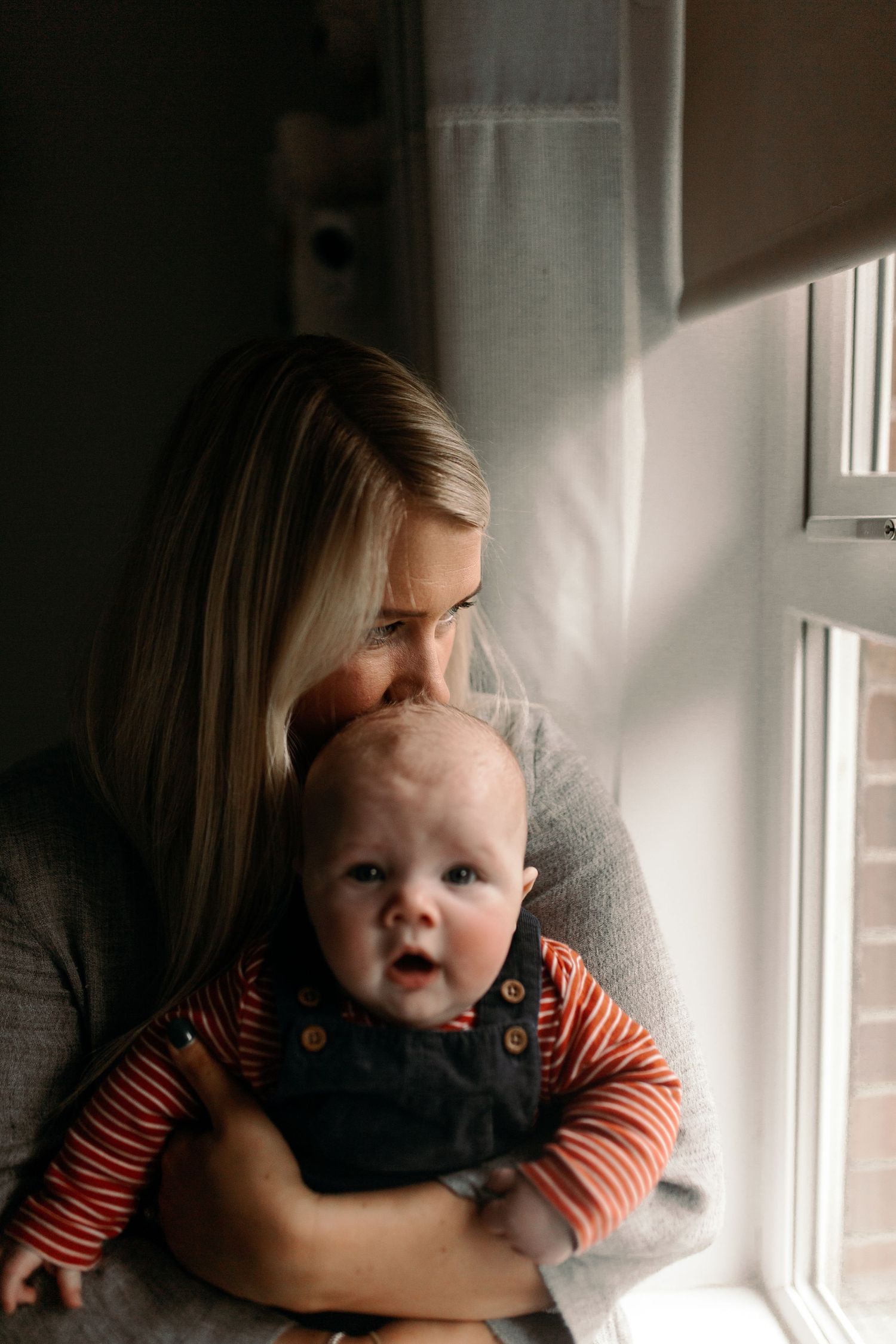 Mothering Sessions by Kellie Scott Photography. Motherhood photography. Mummy and Me Photos. Natural family photos.