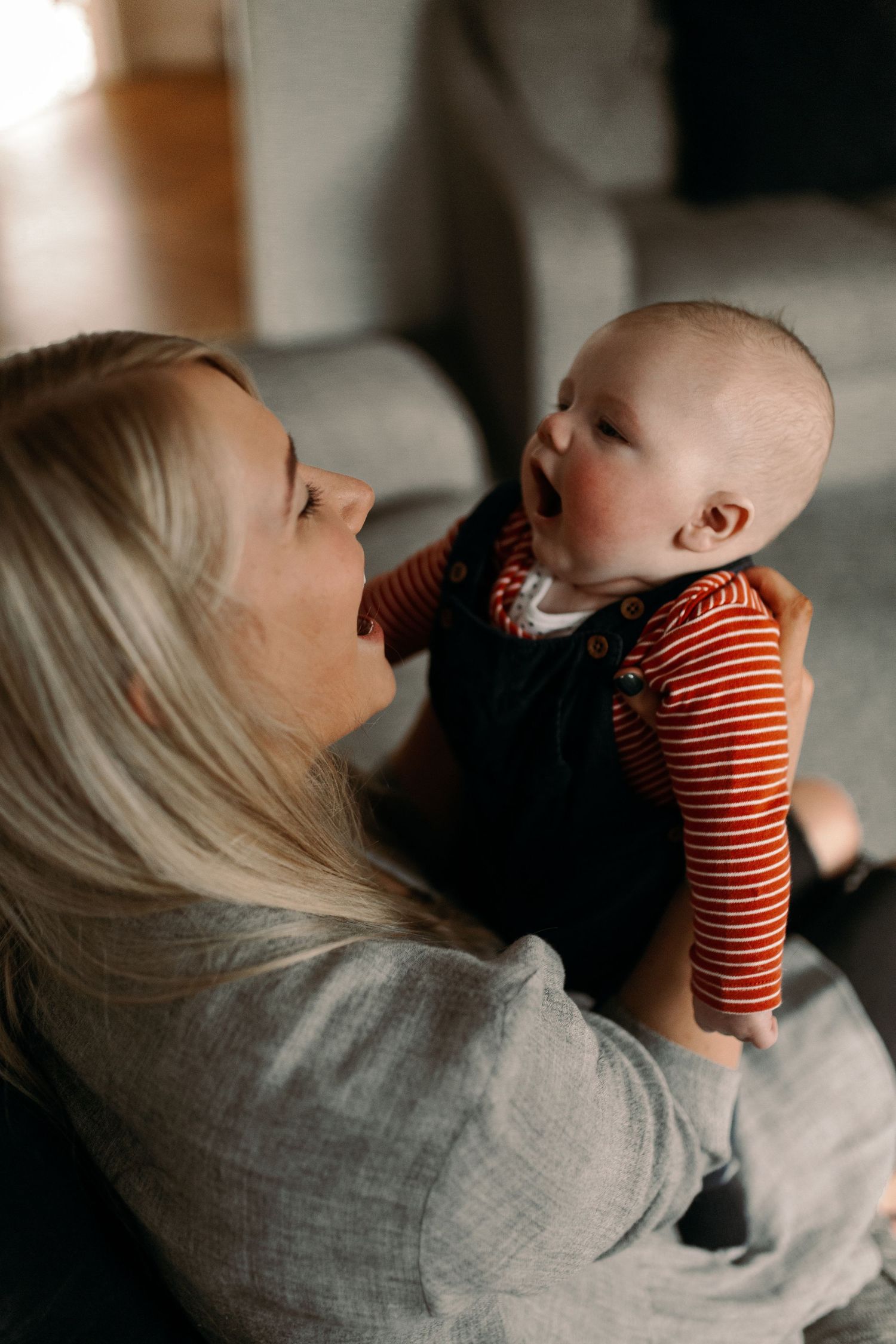 Mothering Sessions by Kellie Scott Photography. Motherhood photography. Mummy and Me Photos. Natural family photos.