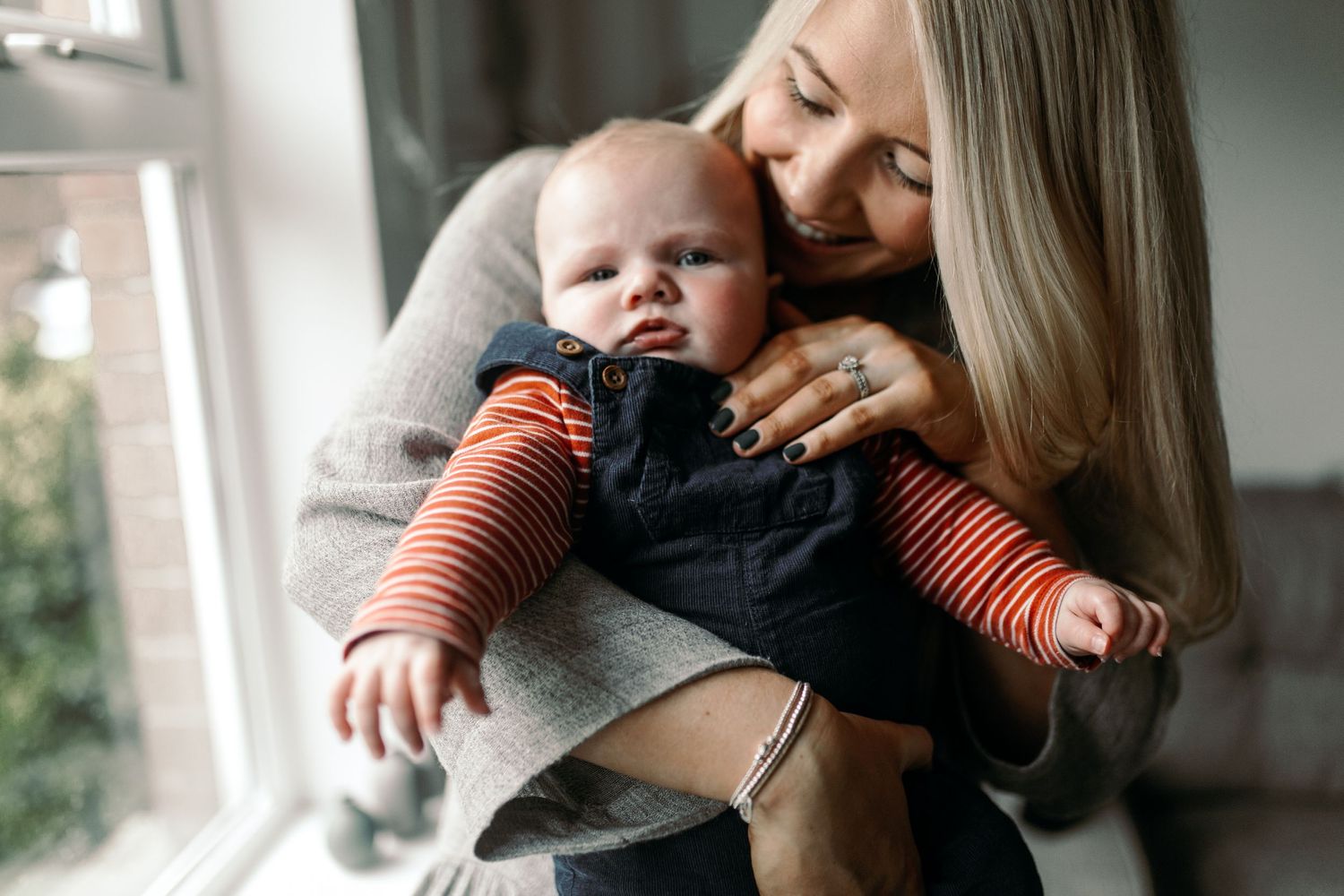 Mothering Sessions by Kellie Scott Photography. Motherhood photography. Mummy and Me Photos. Natural family photos.