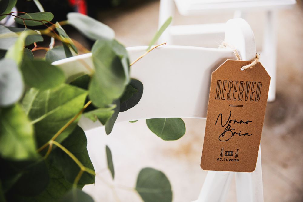 Cute and quirky little wedding in Schomberg and Arlington Estate by photographer Shawn Van Daele
