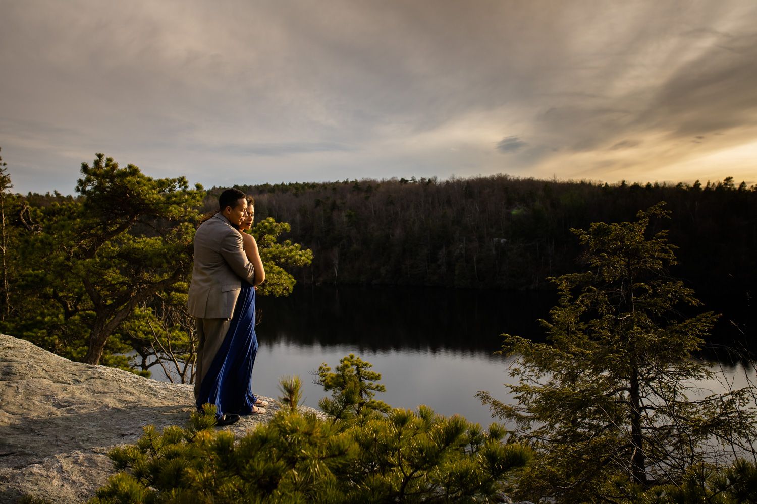 Sunset engagement photo session at Minnewaska State Park