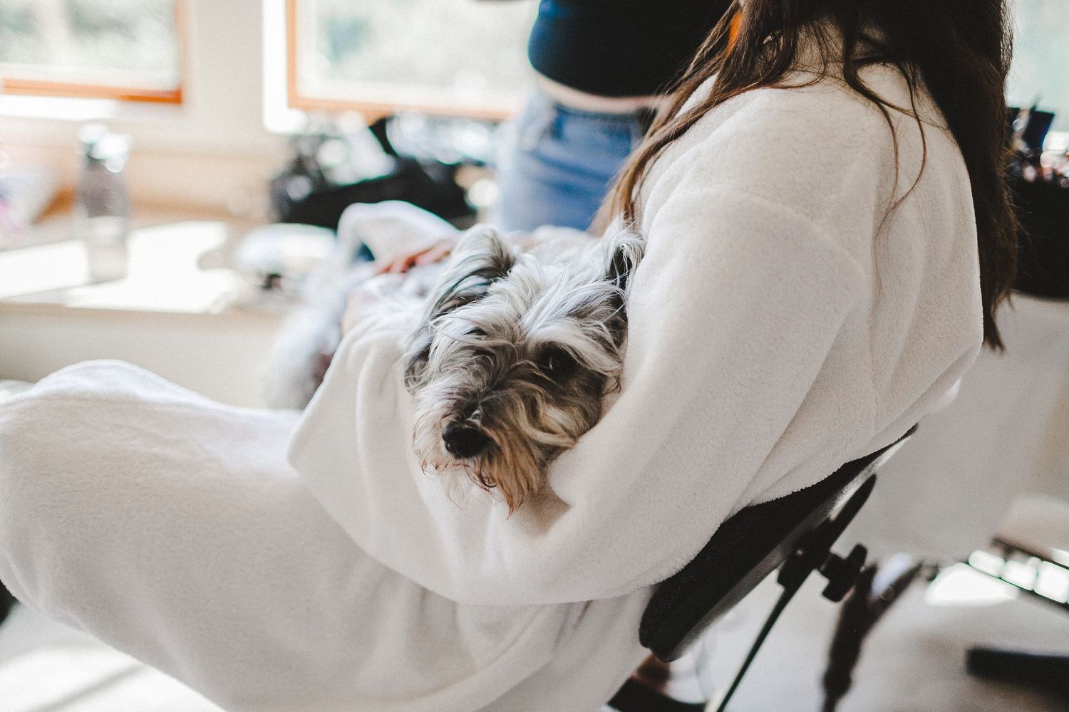 picture of bride's dog as she's getting ready