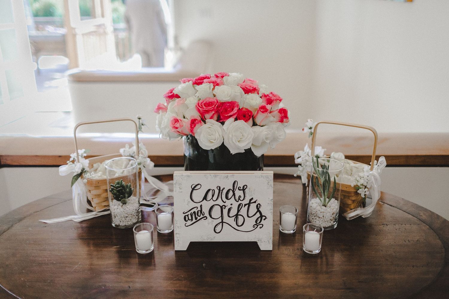 gift table decoration for cards and gifts