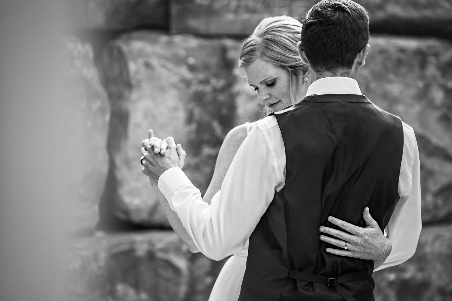 Charming rustic backyard wedding in Mount Brydges Ontario by London photographer Shawn Van Daele