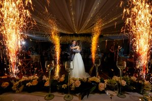 Novios en primer baile