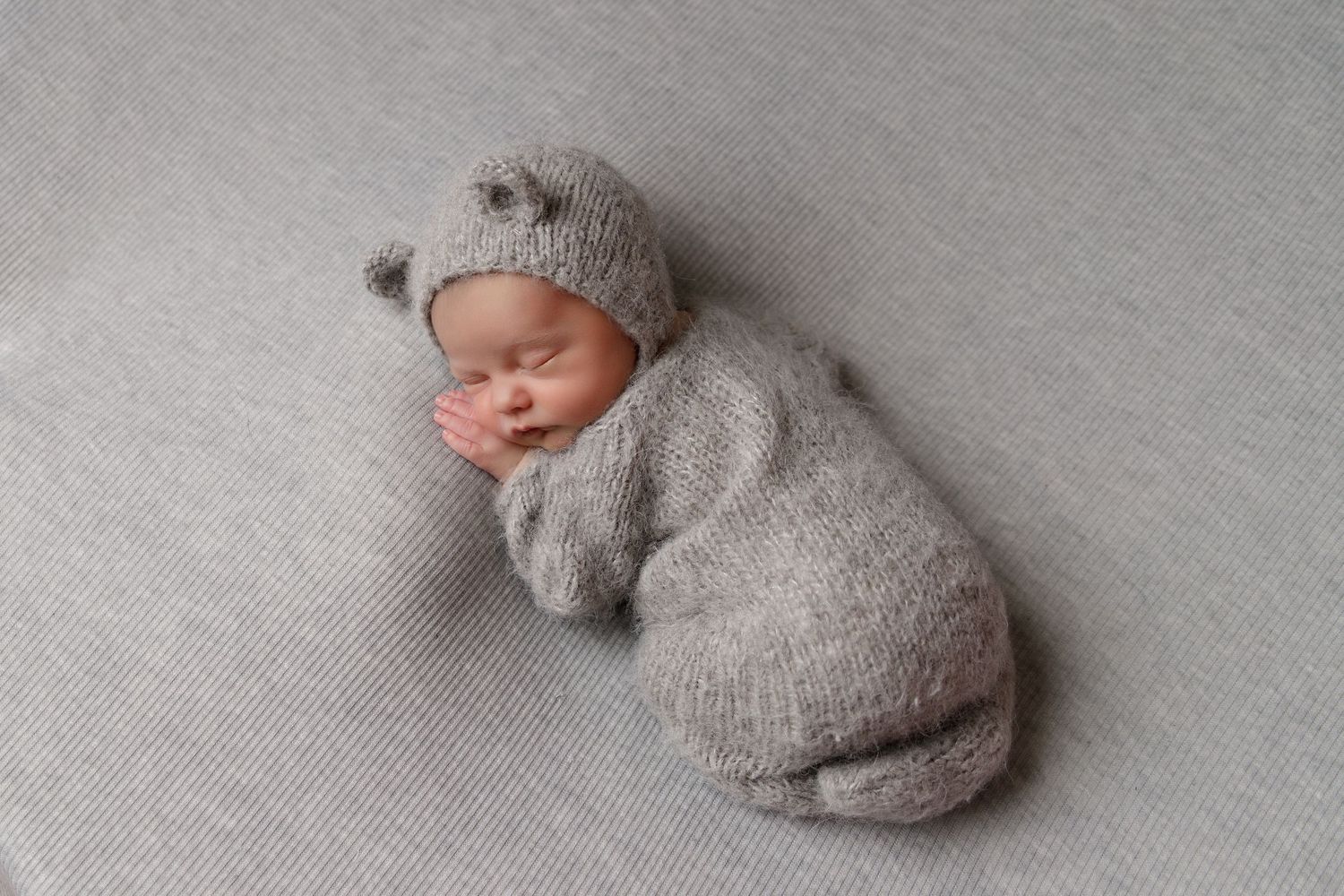 Newborn Photography Portlaoise Laois. Photography Studios. How to book in for a Newborn Session. Heyday Studios.