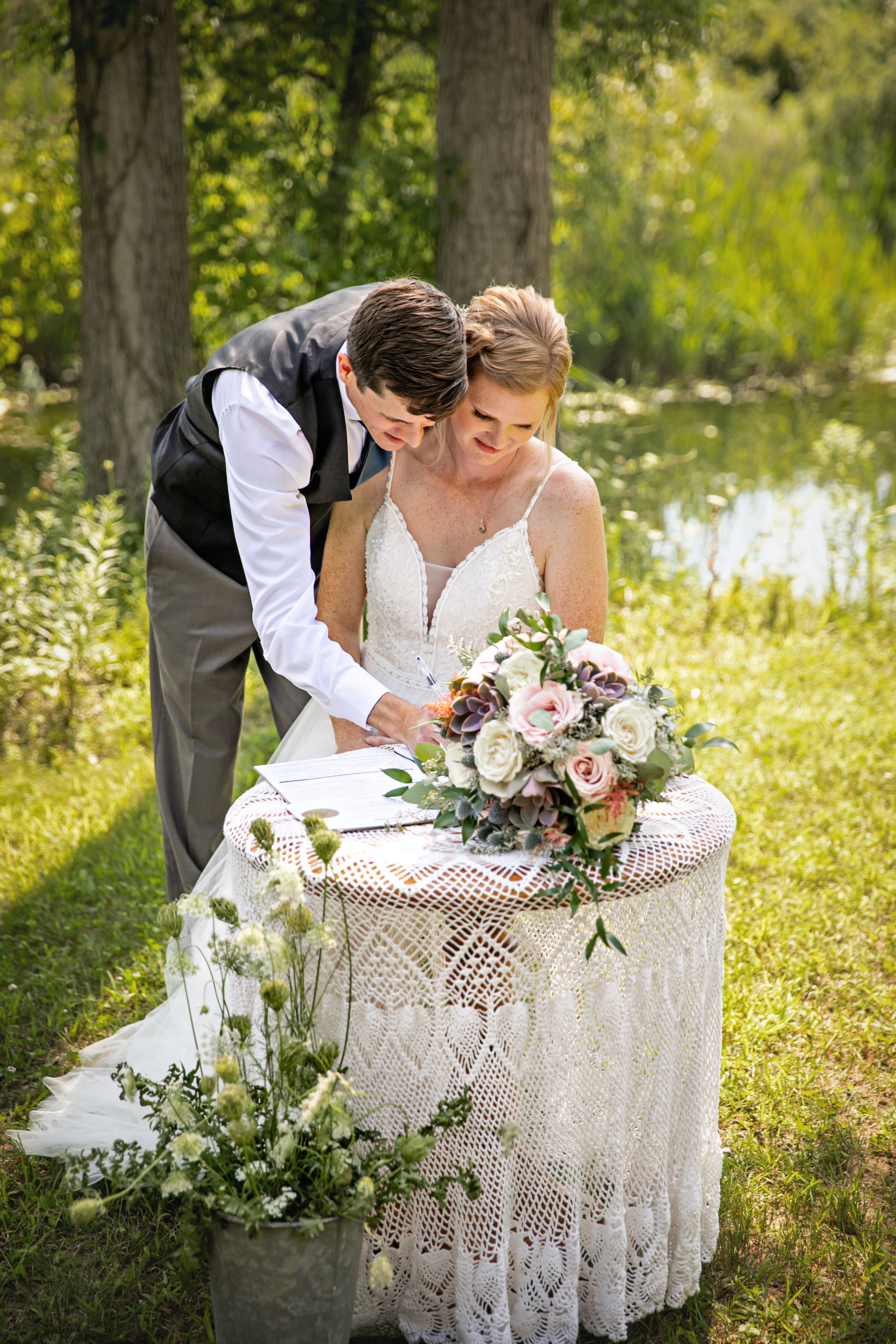 Charming rustic backyard wedding in Mount Brydges Ontario by London photographer Shawn Van Daele
