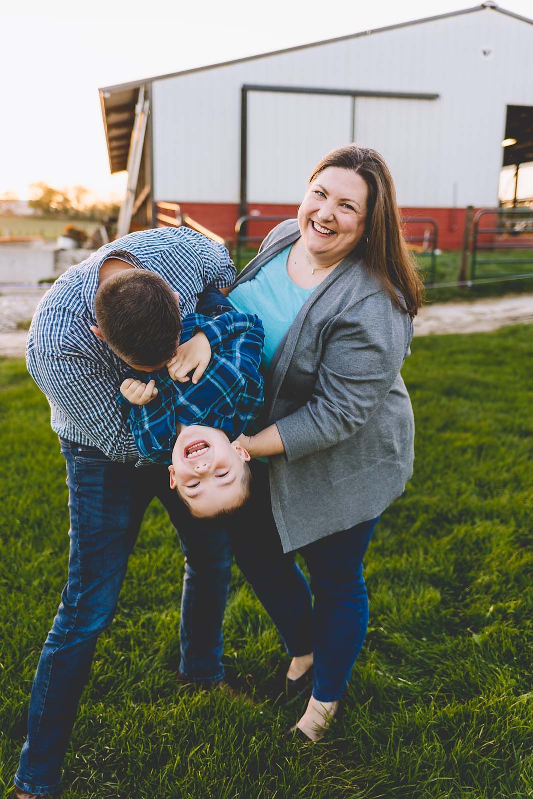 Family Photographer Sussex, Hartland, Milwaukee, Pewaukee, Oconomowoc, WI