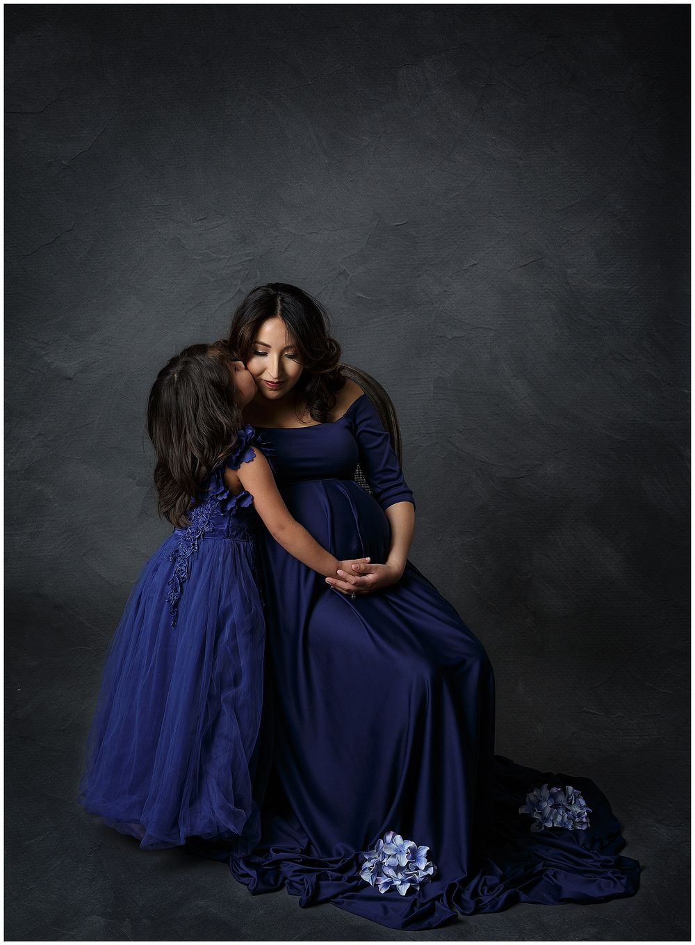 Austin Newborn Photography Maternity Portrait Modern maternity mom and daughter embrace