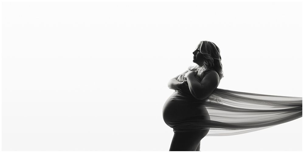 Austin Newborn Photography Maternity Portrait Modern maternity backlit back lighting silhouette
