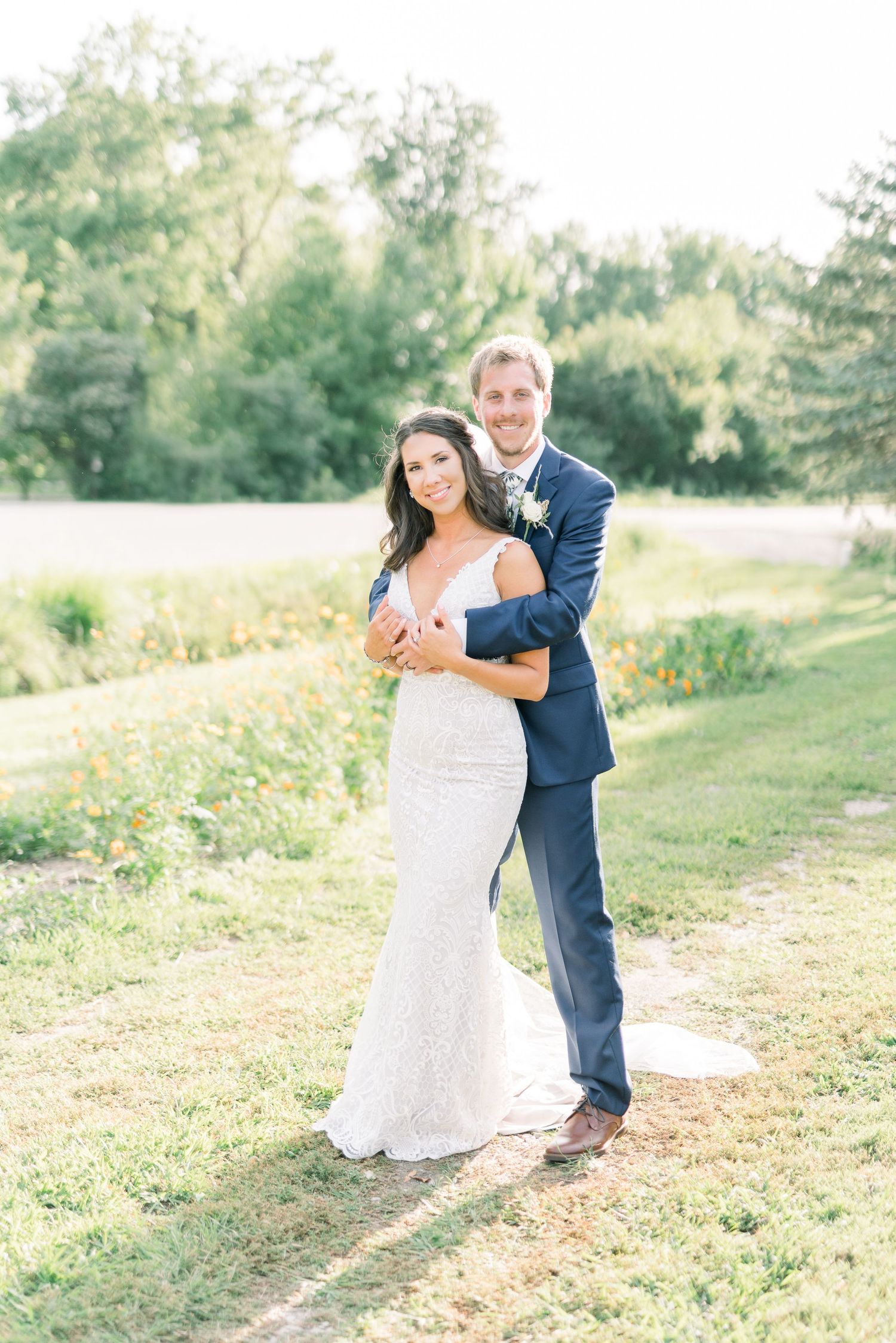 Light and airy Des Moines wedding at Winery in Iowa