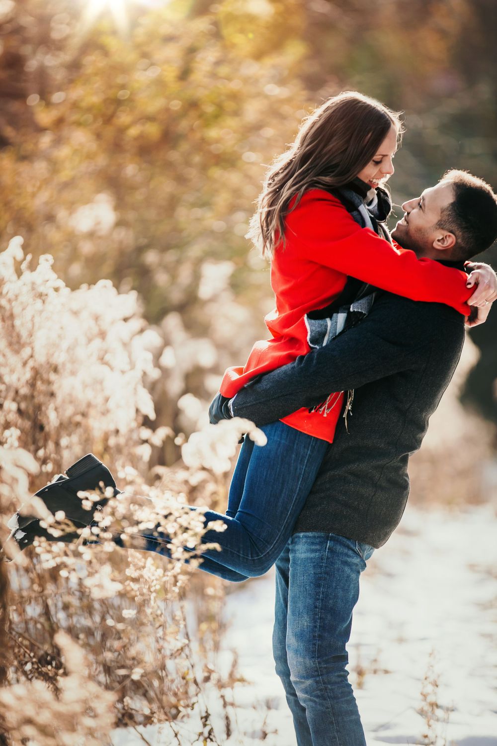 Winter engagement photos at Fanshawe Conservation Area London