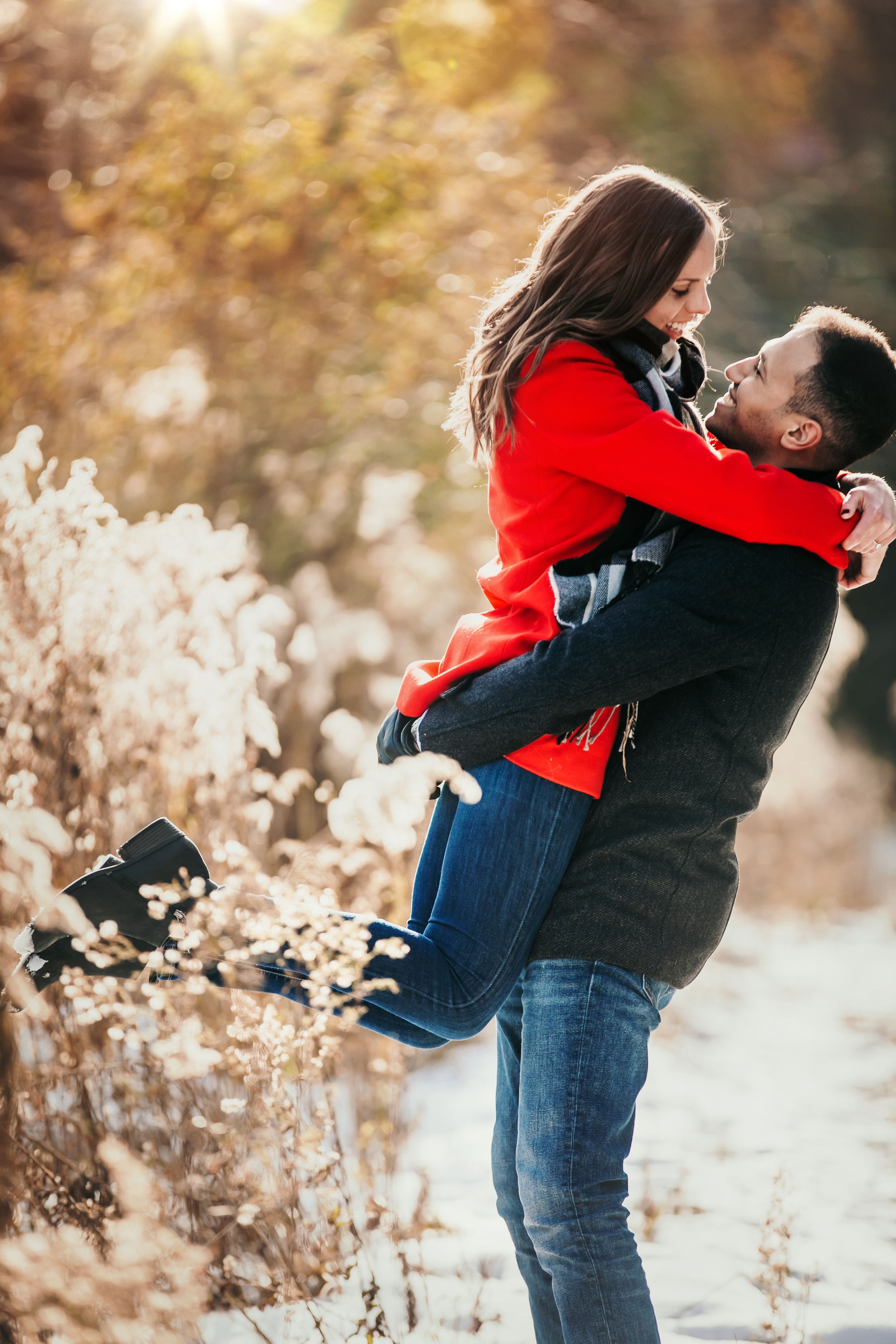 Winter engagement photos at Fanshawe Conservation Area London