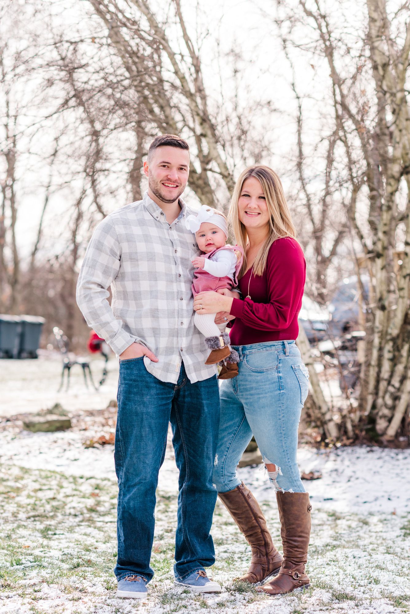 Lifestyle family photoshoot in the winter in Gibsonia, Pennsylvania