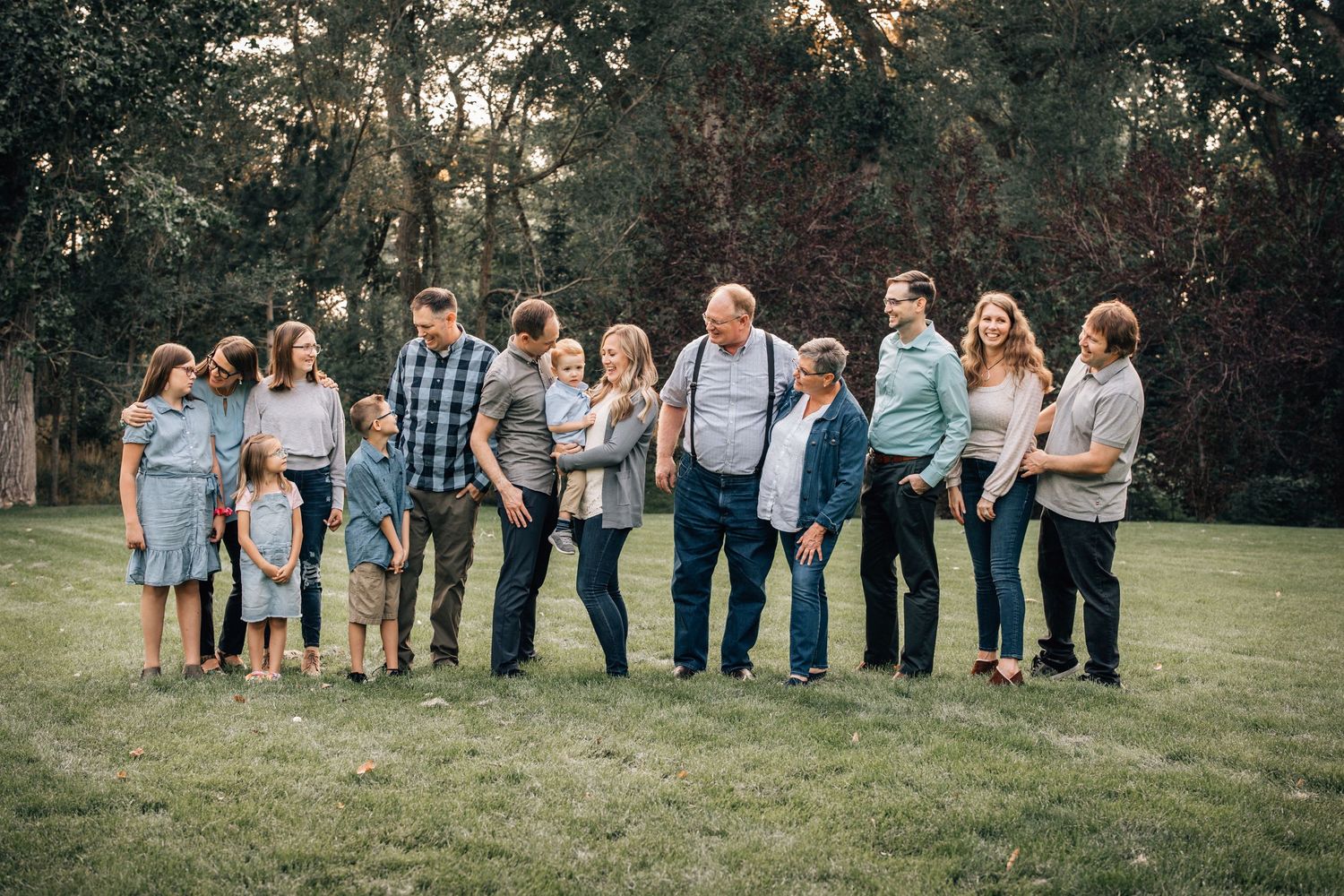extended family photographer photography Layton Kaysville Centerville Bountiful Davis County Woodland park
