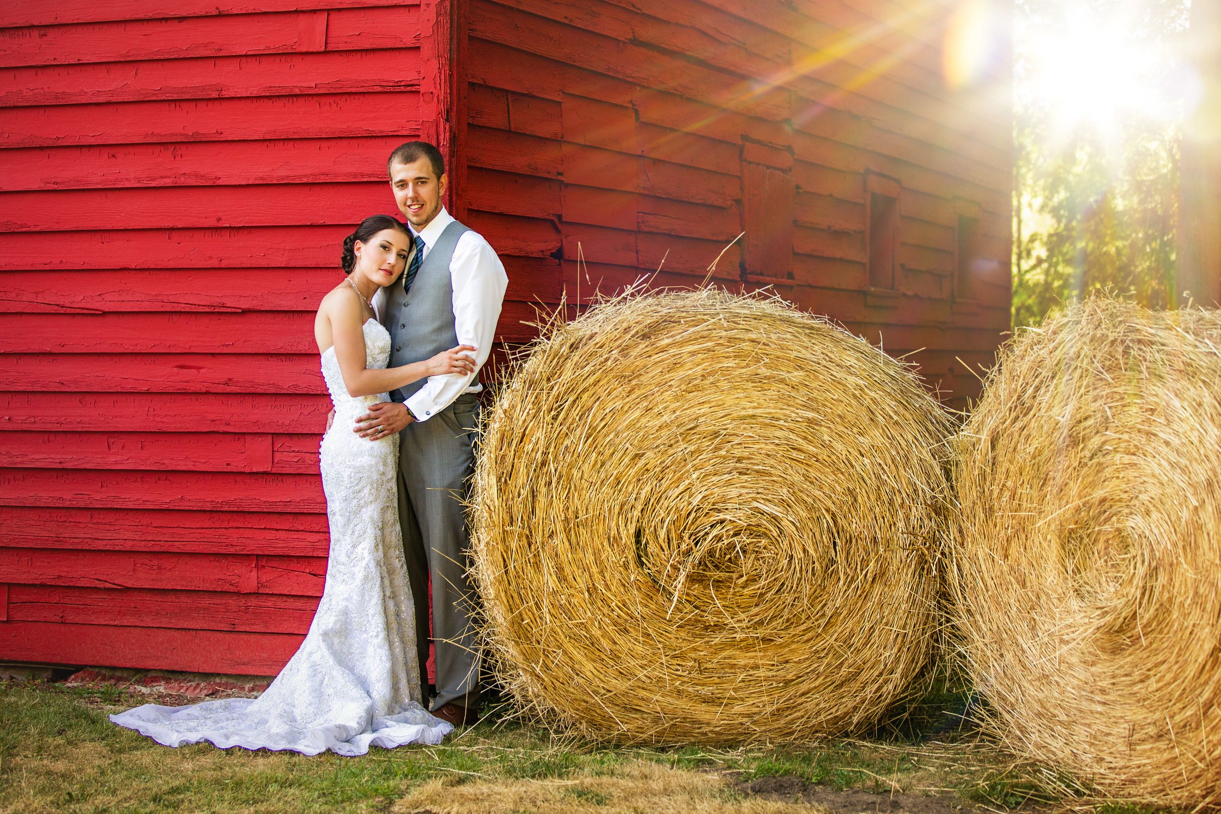 Rustic Farmhouse Backyard Wedding Photos by London Ontario Photographer Shawn Van Daele