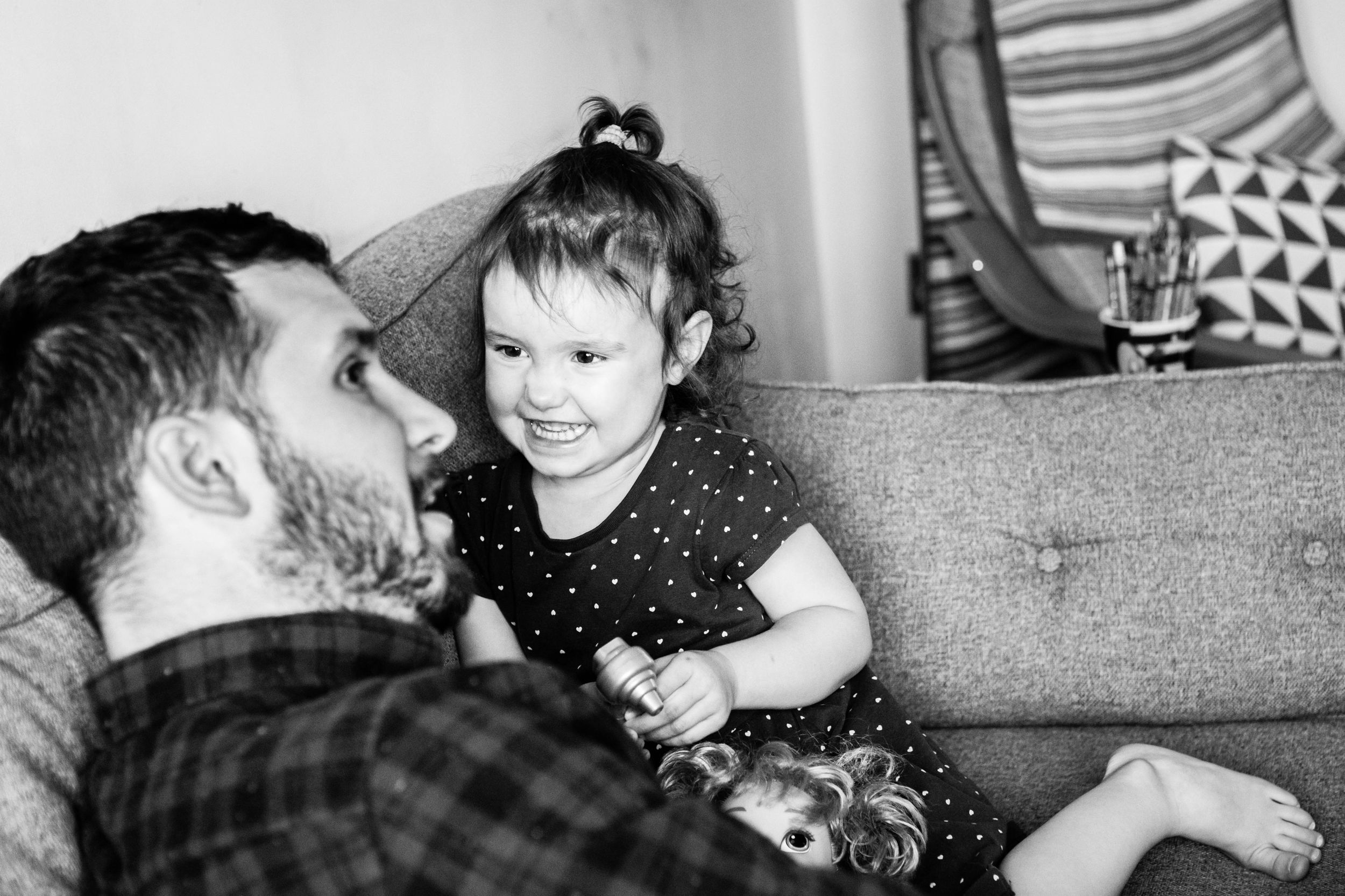girl smiling at dad