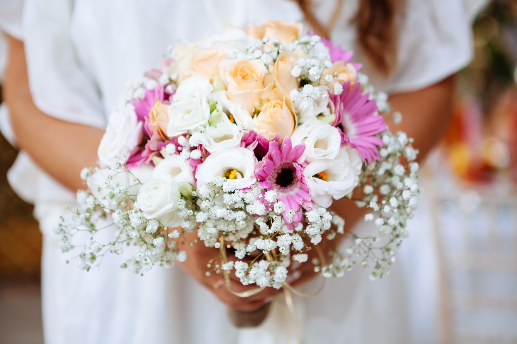 bright and fresh wedding bouquet for an elopement in Tuscany
