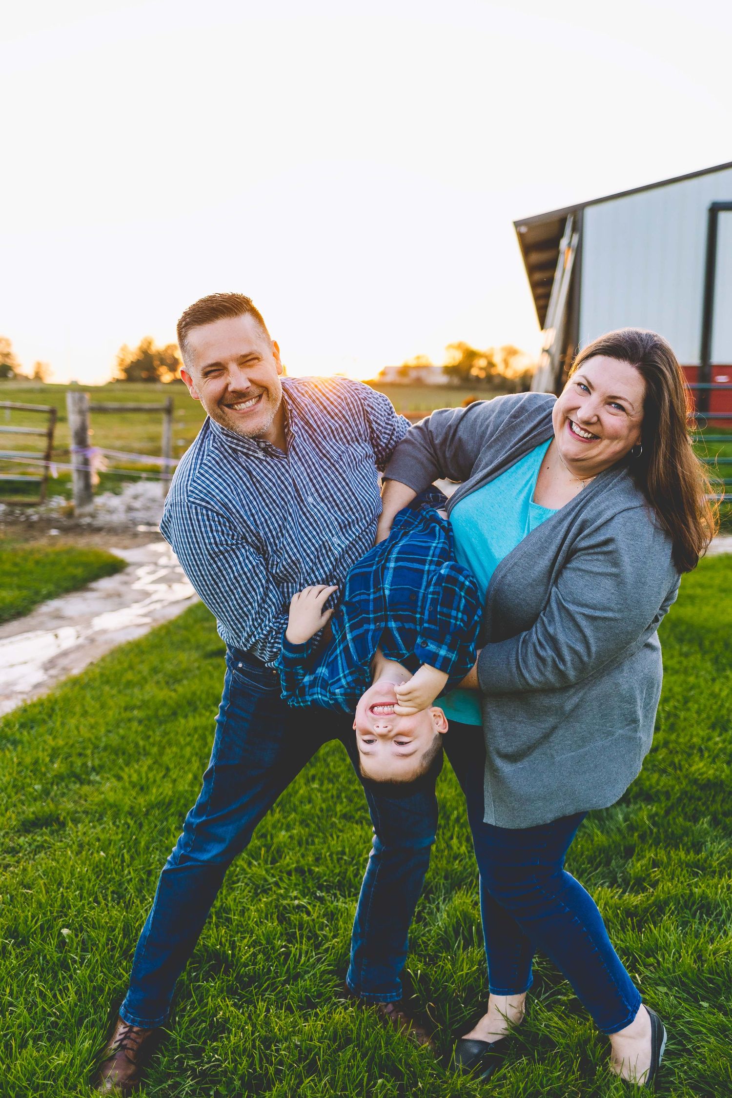 Family Photographer Sussex, Hartland, Milwaukee, Pewaukee, Oconomowoc, WI