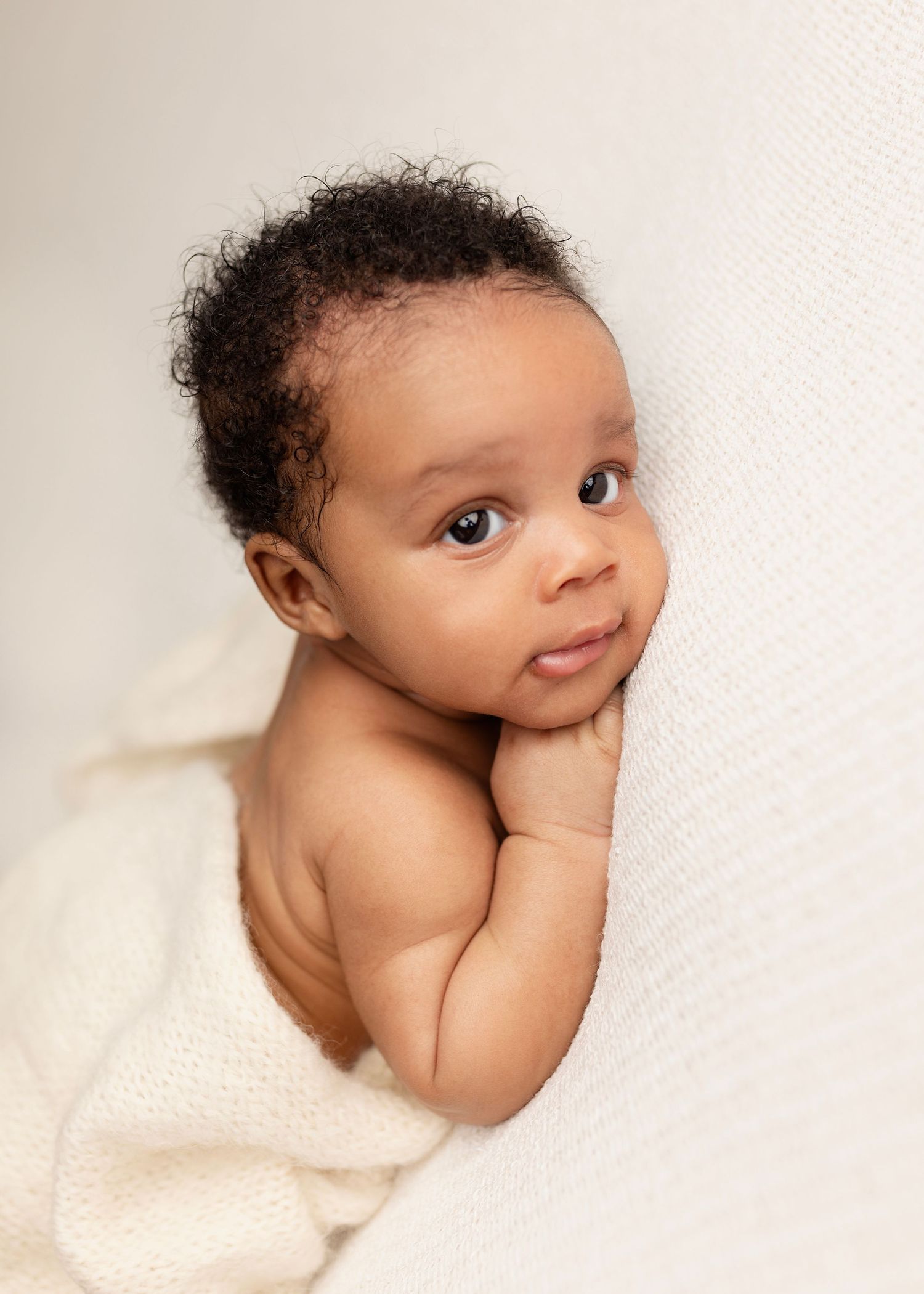 Jesse wide awake and enjoying tummy time I’m so grateful Raven trusted me to photograph her sweet boy. Jesse’s images are filled with warmth
