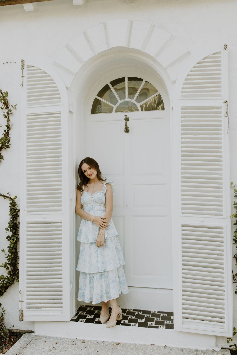 Senior graduation photos on Palm Beach Island off of Major Alley captured by Lindsay McDow Photography