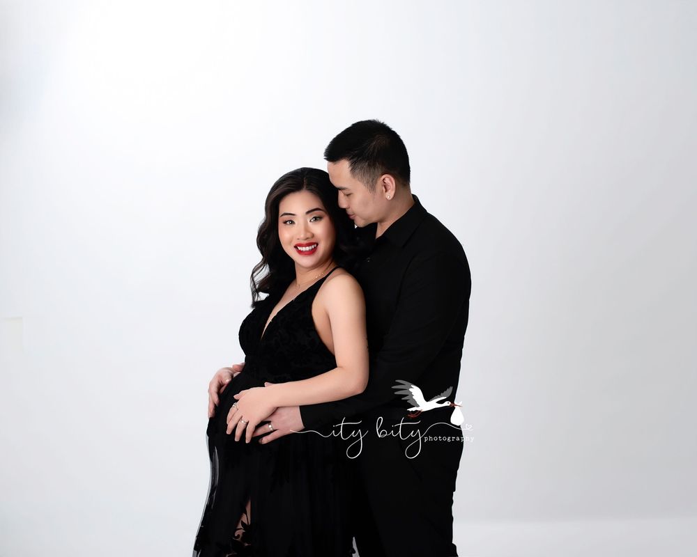 Strongsville Ohio Maternity Photos with Husband Couple New Parents Beautiful Session
