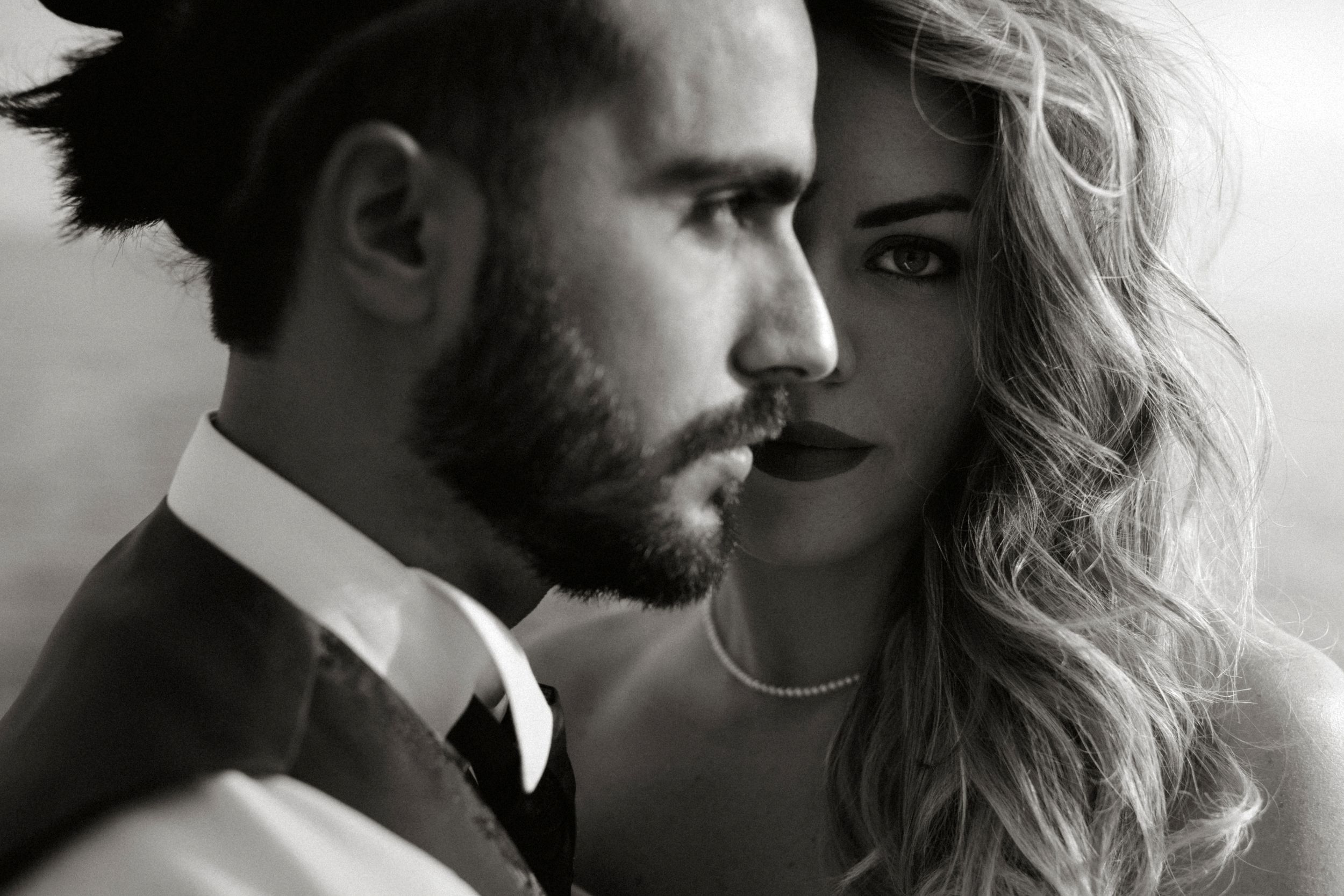 Puglia - couple - prematrimoniale - sessione di coppia - natura - mare - spiaggia- wedding photographer - matrimonio