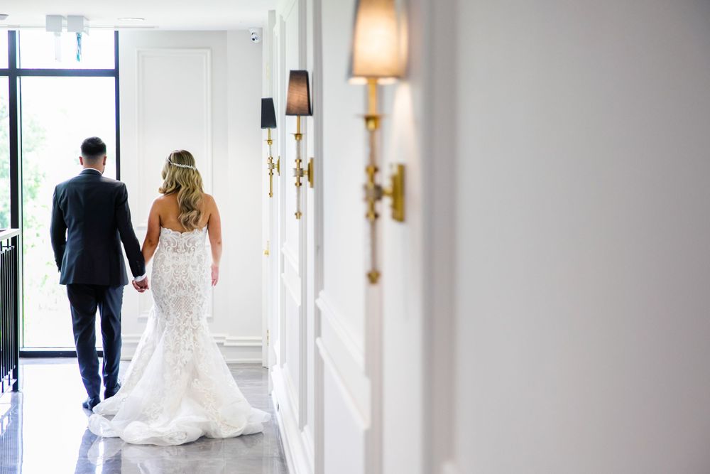 Cute and quirky little wedding in Schomberg and Arlington Estate by photographer Shawn Van Daele