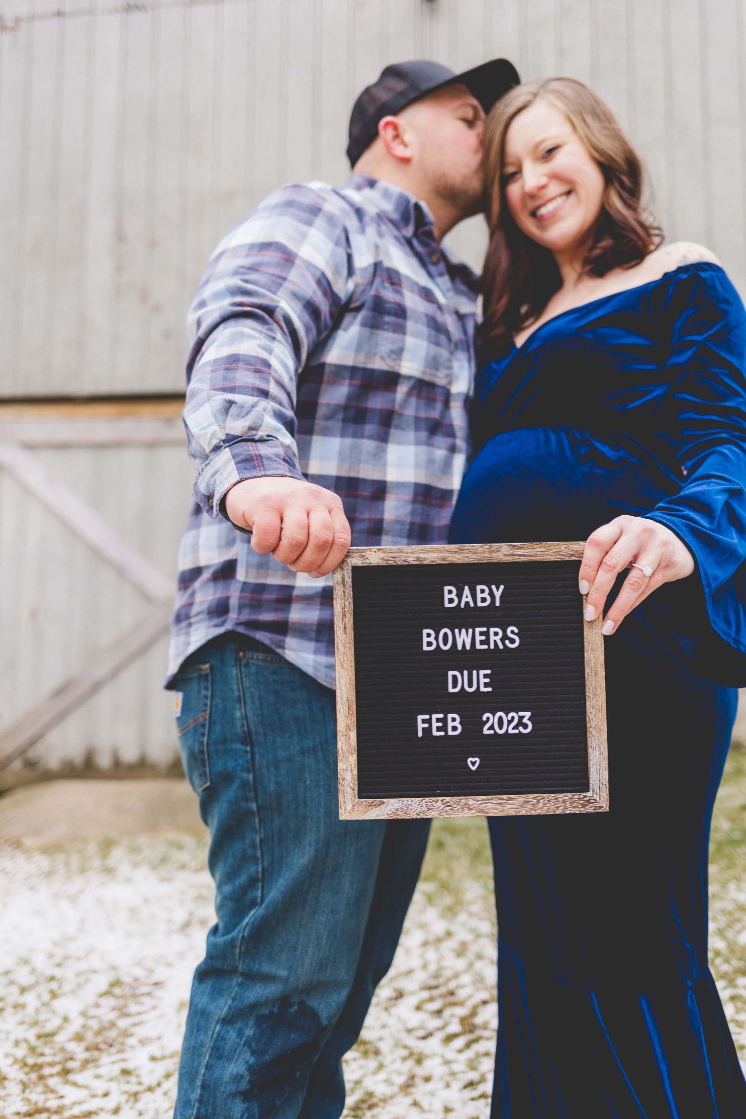 maternity photos winter