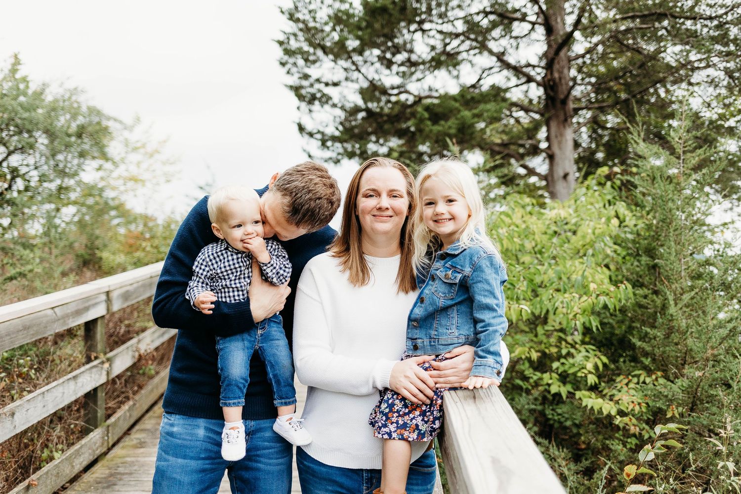 Family Pictures Hartland, Pewaukee, Oconomowoc, Sussex, Wales, Waukesha, WI