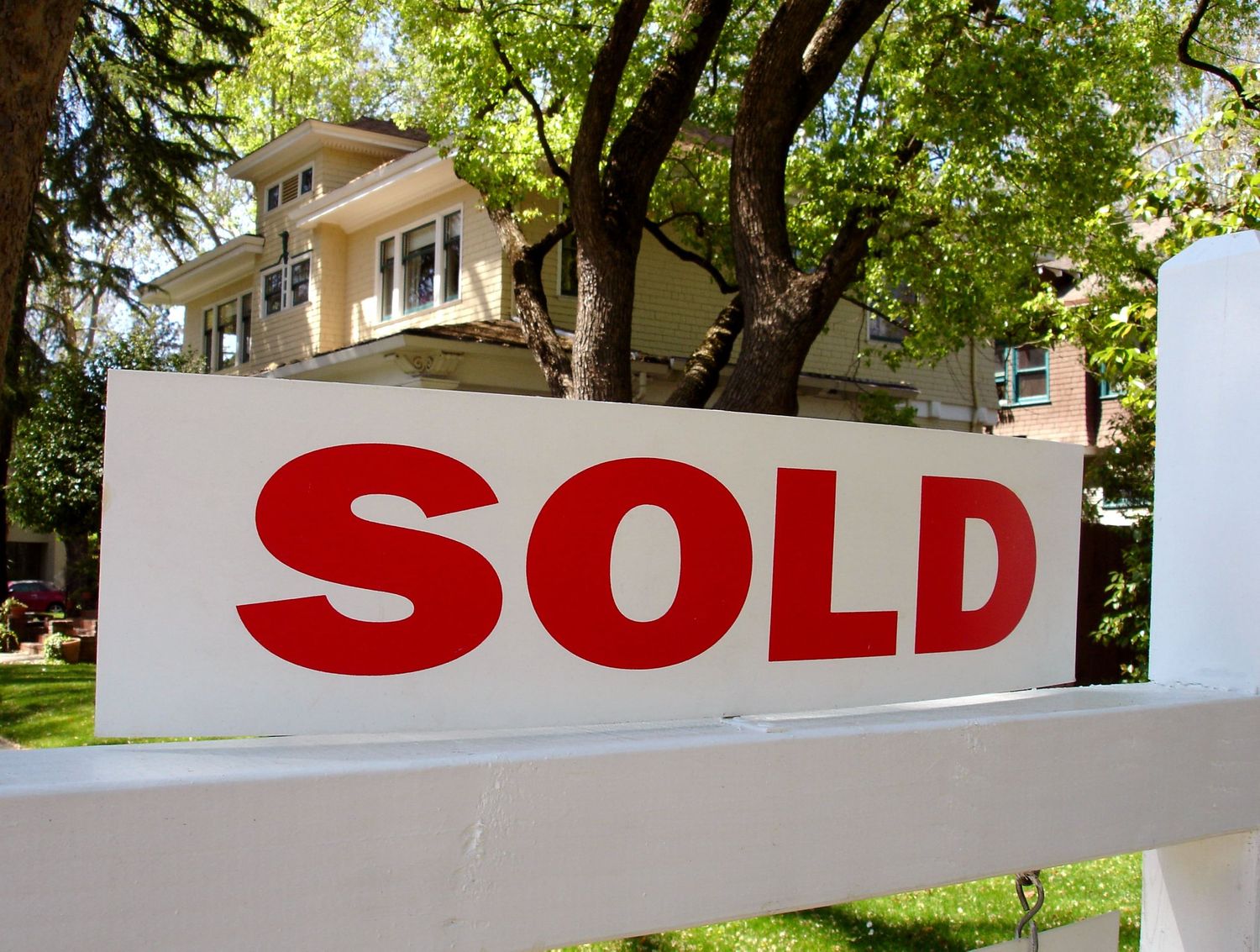 get your home sold - simply staging gets your house sold faster and for more money than anyone else