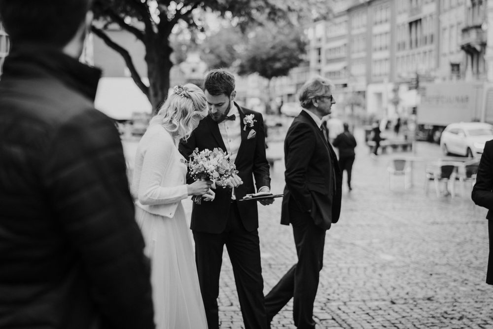 Weißer Saal Rathaus Aachen Trauung Hochzeit Hochzeitsfotograf herrundfrauk