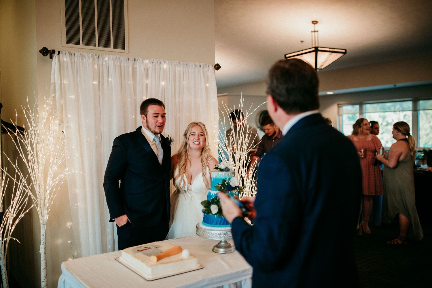 Wedding Couple cutting cake at The Valley Oak Room