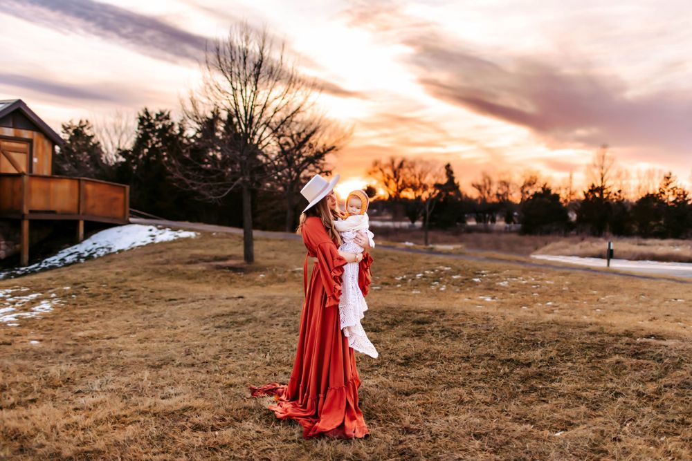 St. Louis Photographer | St. Louis family photographer | towne park | mommy and me fashion | reclamation dress