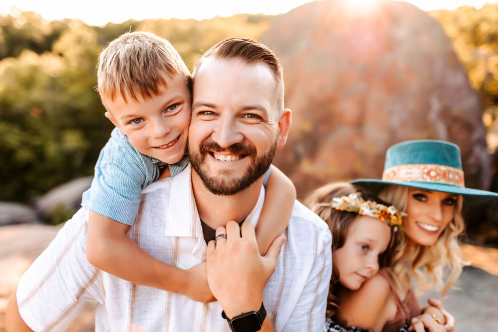 St. Louis Photographer | St. Louis family photographer | free people | elephant rocks state park | family photo outfit