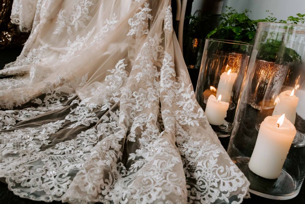 Wedding day details, flowers, rings