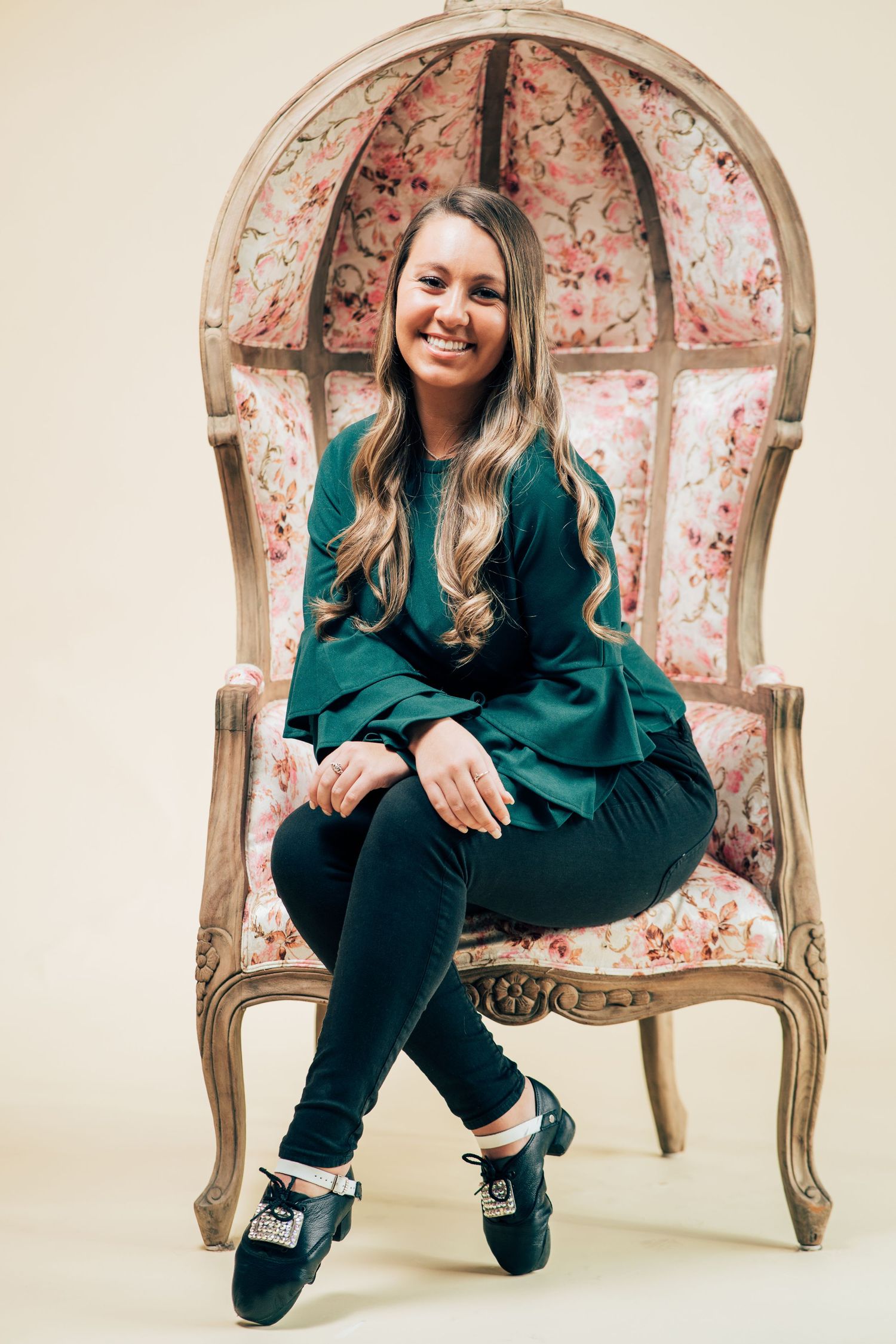 irish dancer sitting portrait, chicago irish dancer portrait in floral chair
