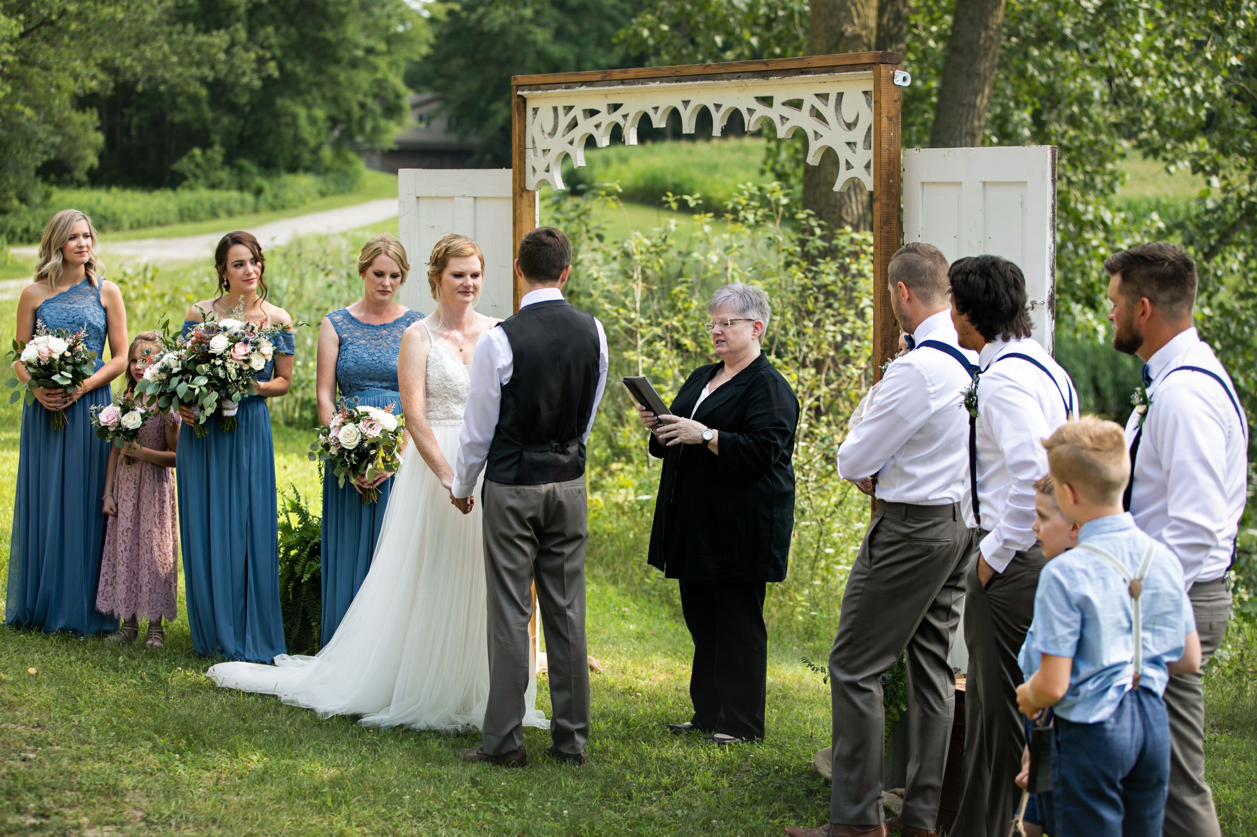 Charming rustic backyard wedding in Mount Brydges Ontario by London photographer Shawn Van Daele