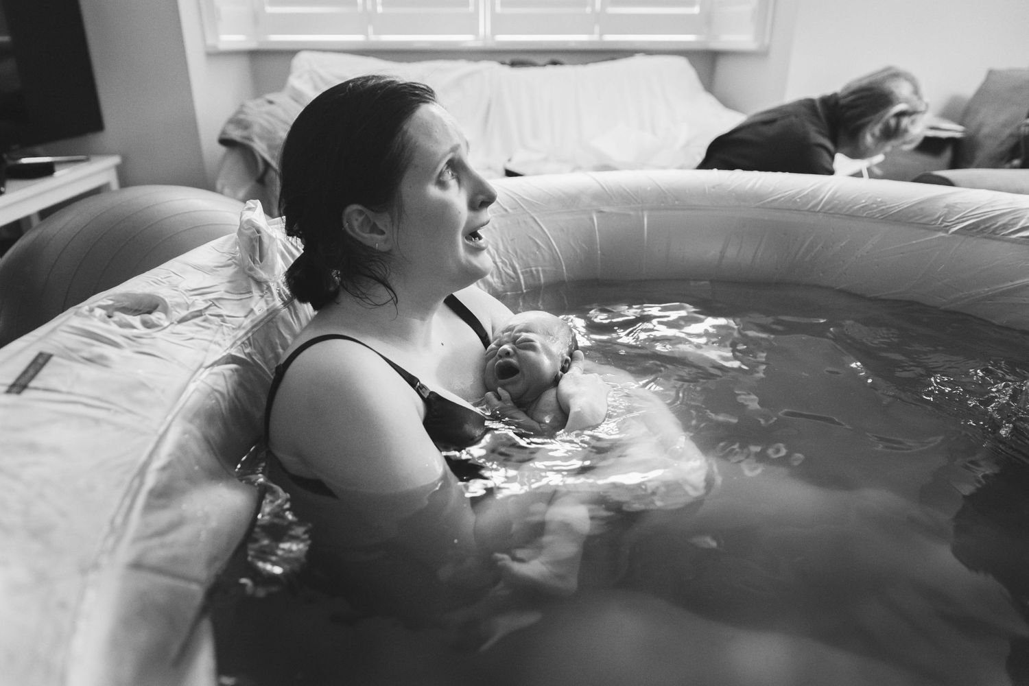 baby born in birth pool
