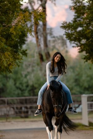Equestrian senior portraits class of 2021 bareback