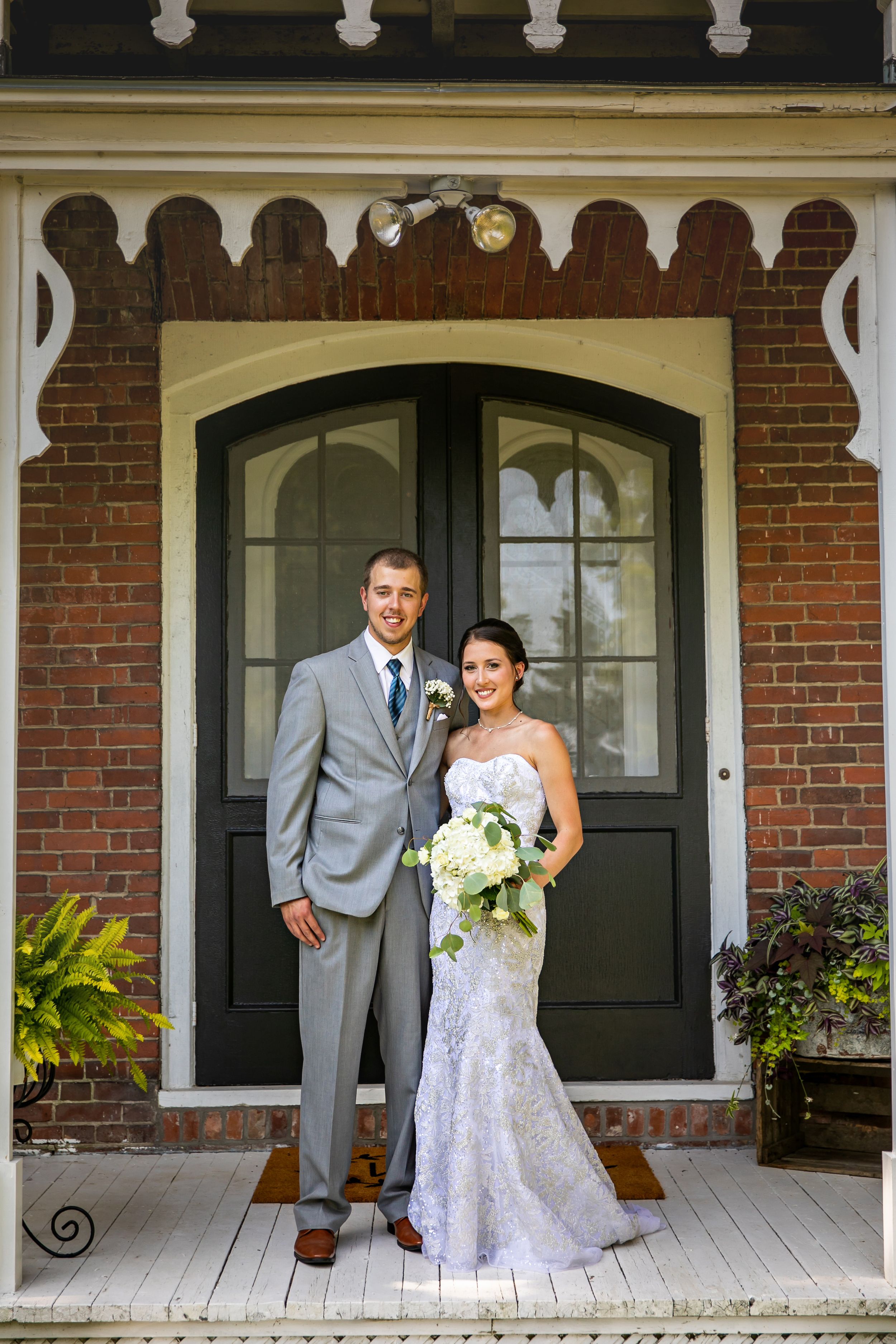 Rustic Farmhouse Backyard Wedding Photos by London Ontario Photographer Shawn Van Daele
