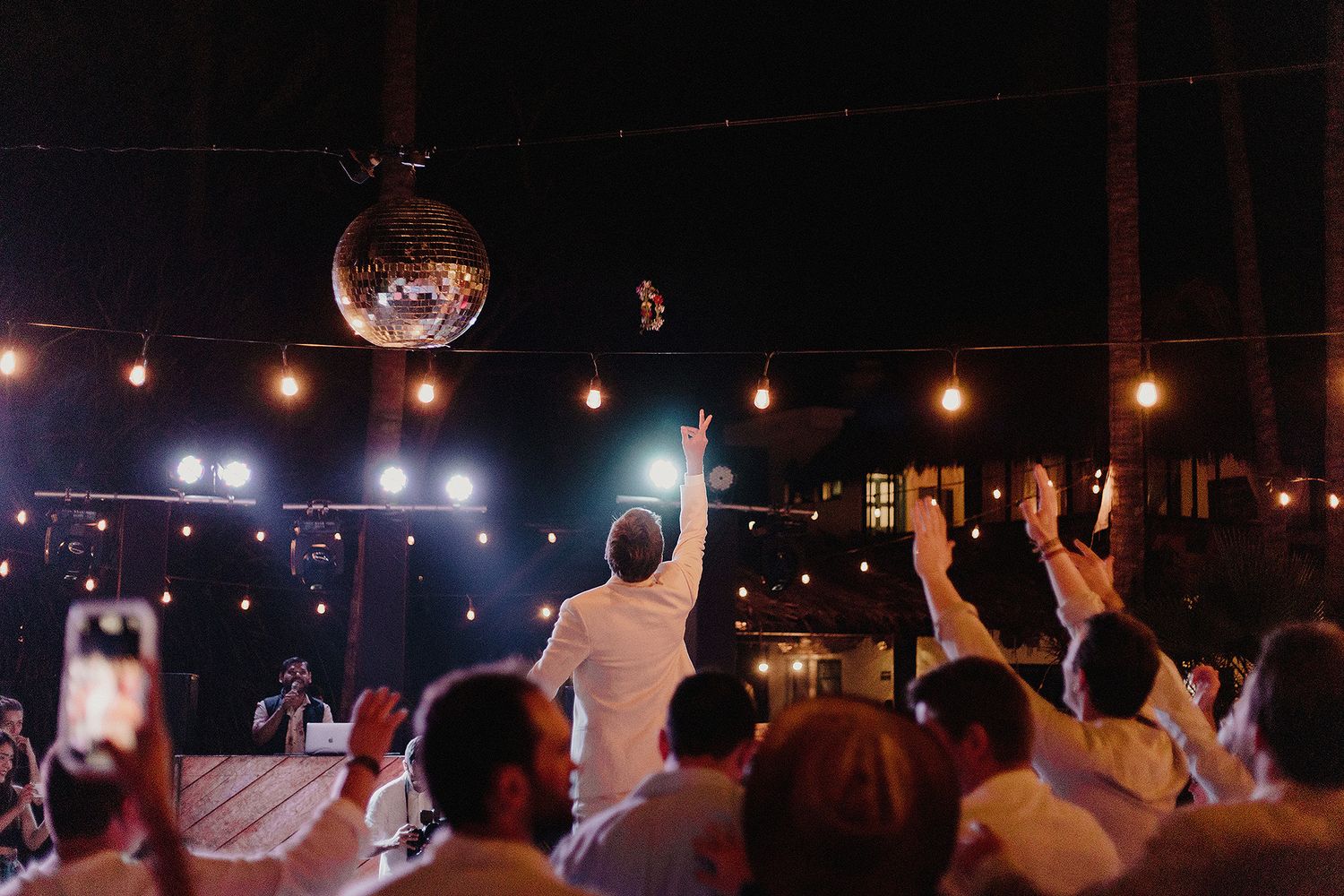 Sayulita wedding photographer Frente al punto wedding sayulita photographer