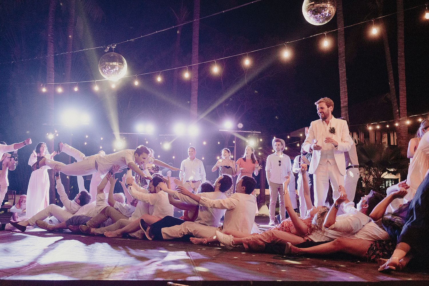 Sayulita wedding photographer Frente al punto wedding sayulita photographer