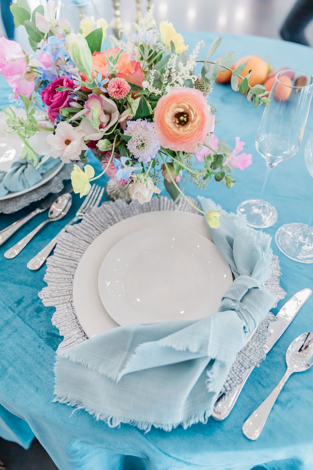 Tablescape-Floral-Wedding-Sweetheart-Table-Texas